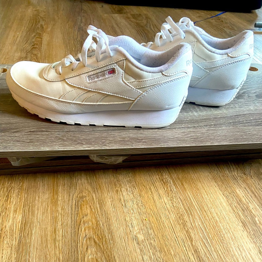 Reebok White Classic Sneakers Leather Low-Top Wide Width